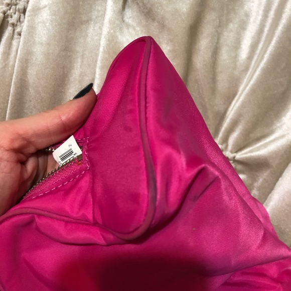 Marc Jacobs hot pink make up bag - Picture 7 of 7